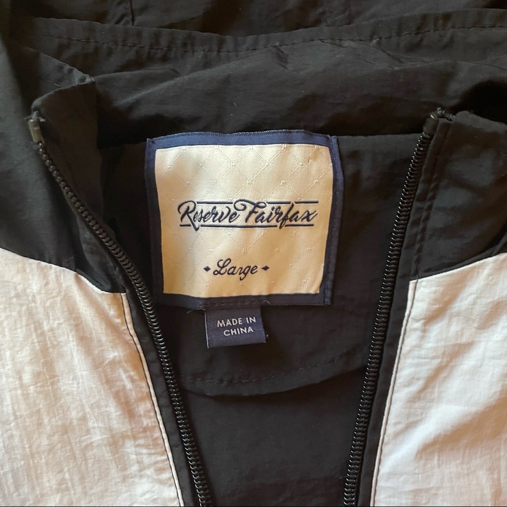 Windbreaker - Picture 3 of 4